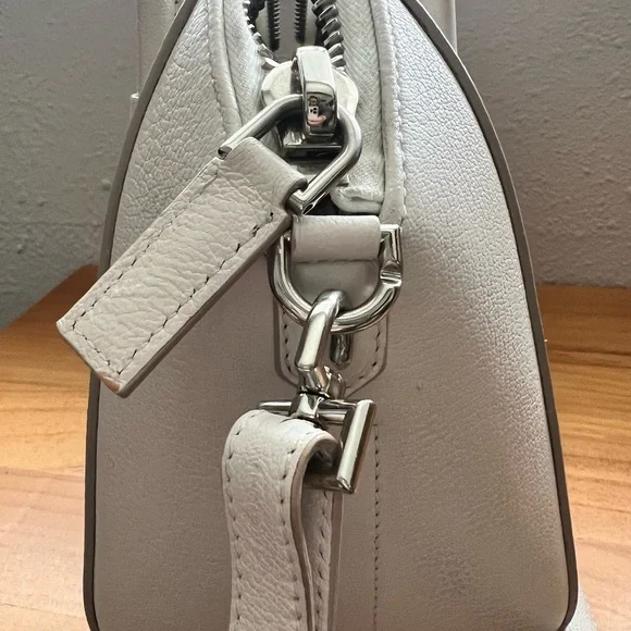 SOLD! Givenchy Mini Antigona Bag in Grained Leather (w/original dustbag) - Picture 5 of 7